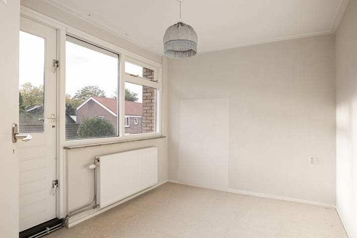 Photo 11 of van der Vegtestraat 143