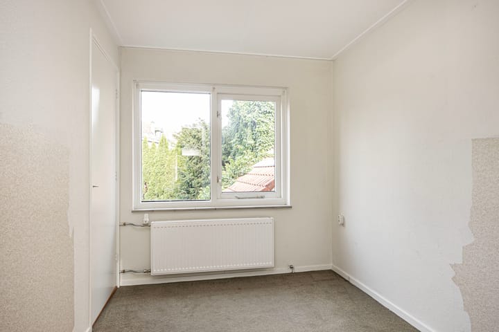 Photo 12 of van der Vegtestraat 143