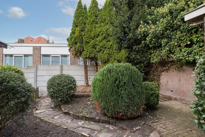 Photo 17 of van der Vegtestraat 143