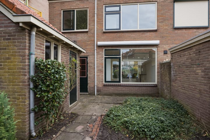 Photo 19 of van der Vegtestraat 143