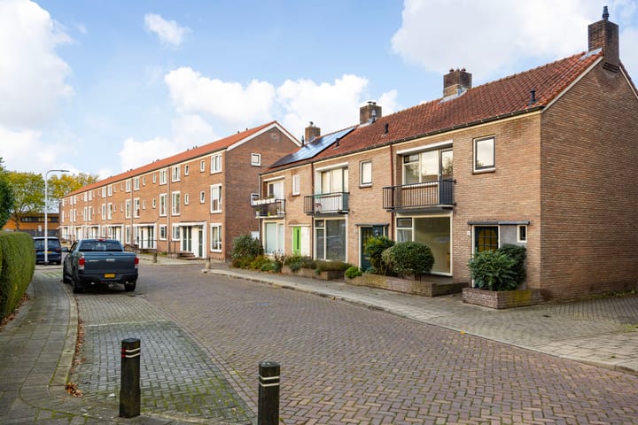 Photo 20 of van der Vegtestraat 143