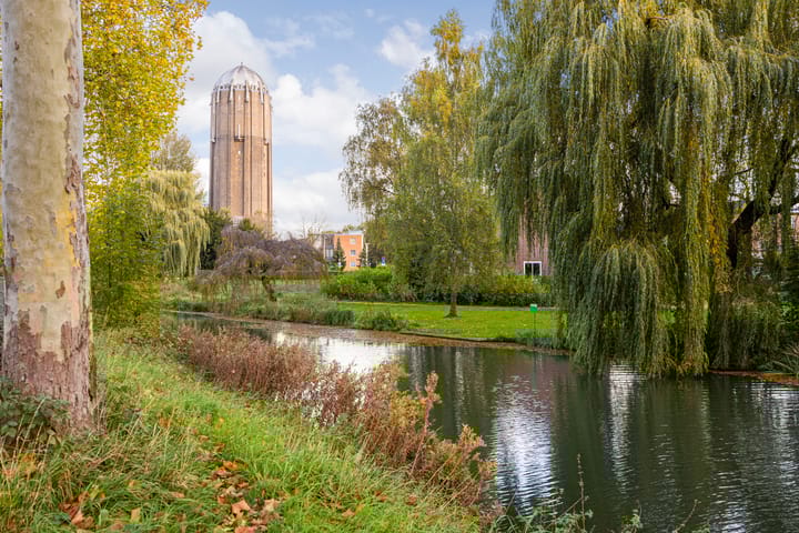 Photo 21 of van der Vegtestraat 143