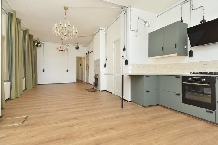 Foto 10 van Van Brederodestraat 5