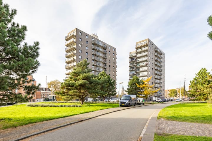 De Brink 84 main image