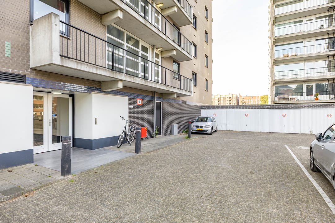 Photo 7 of De Brink 84