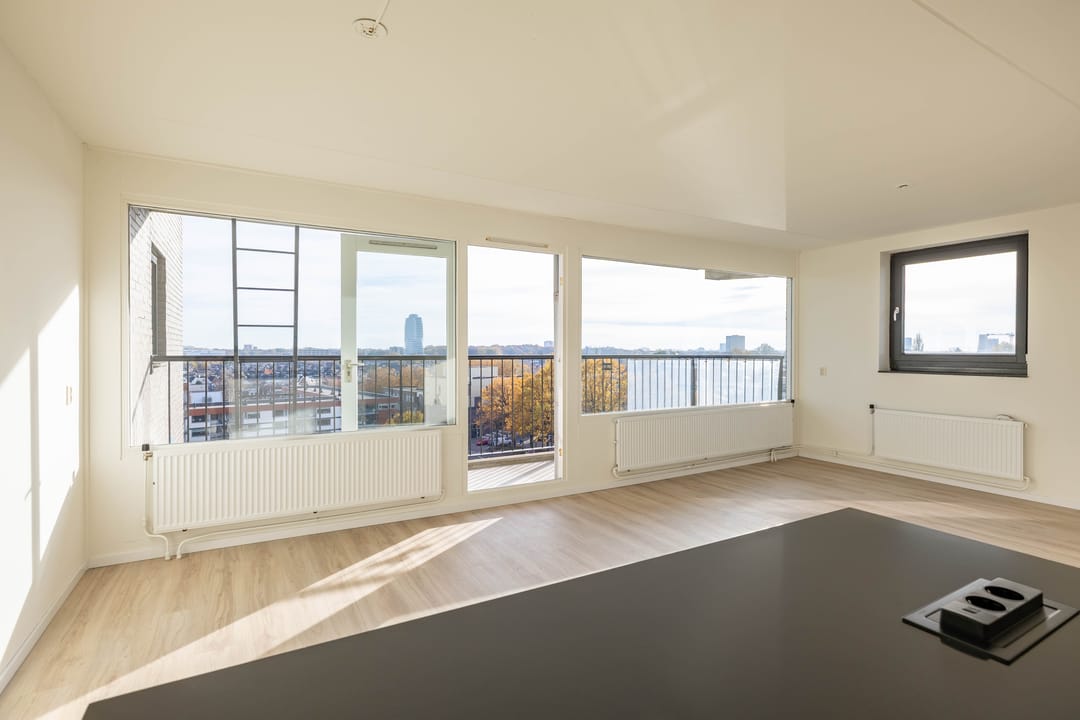 Photo 2 of De Brink 84