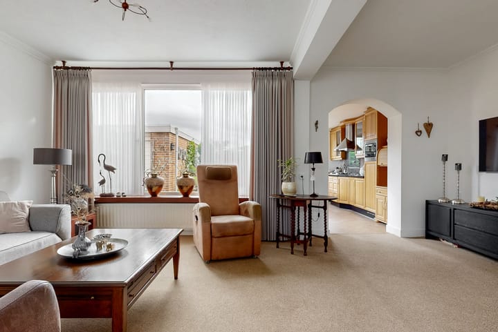 Photo 11 of Trompstraat 42