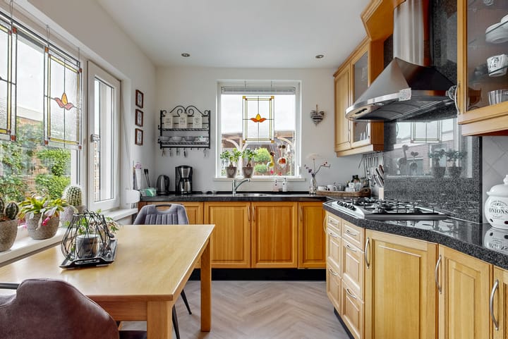 Photo 15 of Trompstraat 42