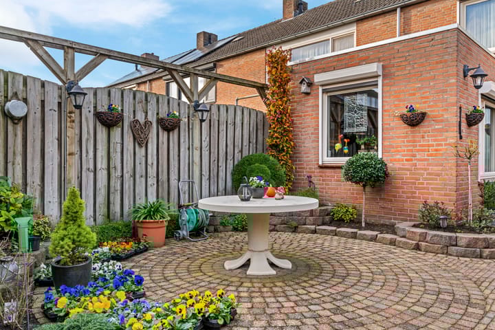 Photo 34 of Trompstraat 42