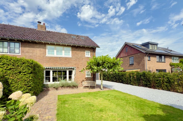 Photo 2 of Mendes da Costalaan 15