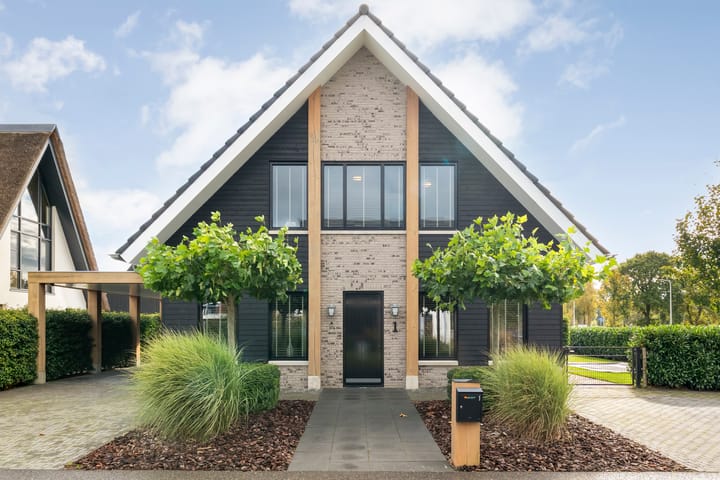 Photo 2 of Markeboek 1