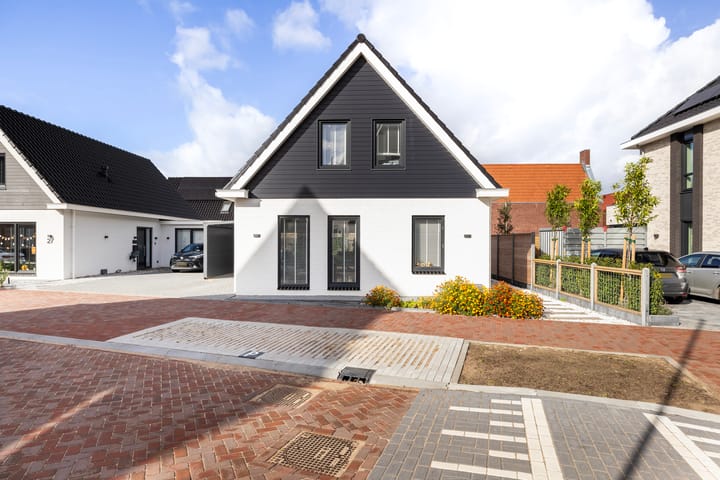 Photo 4 of Stoelenmatter 25