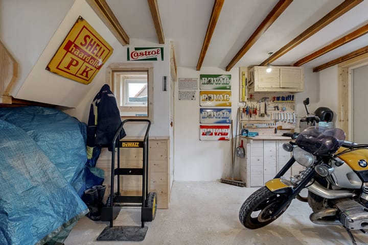 Photo 39 of Bangert 40