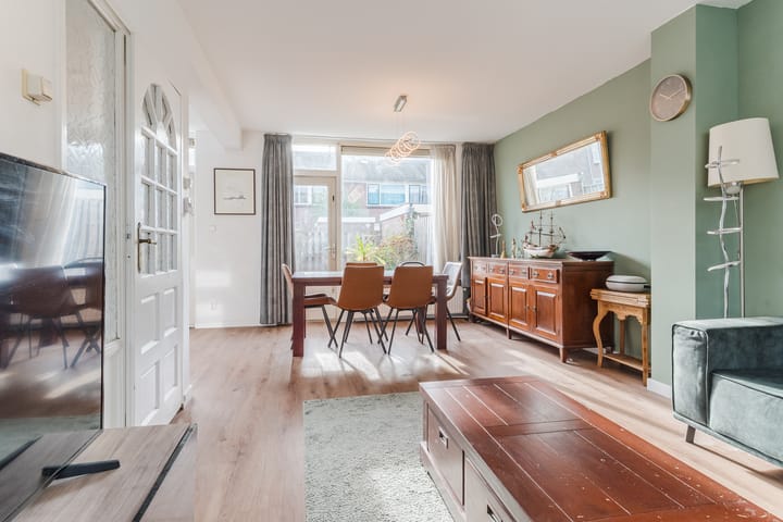 Foto 2 van van der Duyn van Maasdamstraat 21