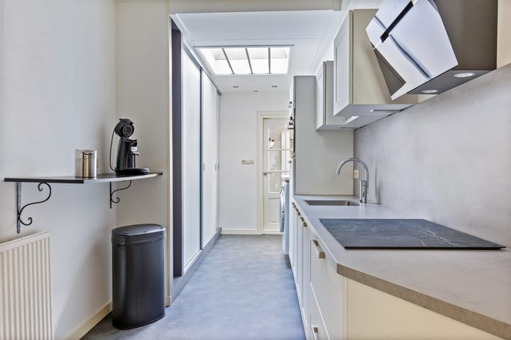 Photo 10 of Willem Lodewijkstraat 125