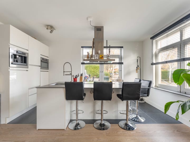 Photo 9 of Wilhelminastraat 39-N