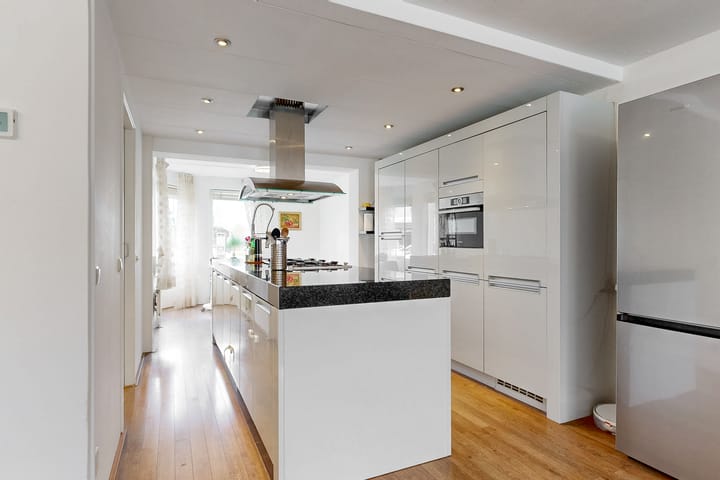 Photo 7 of Bertha von Suttnerlaan 1