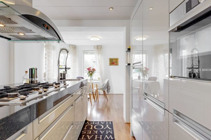 Photo 8 of Bertha von Suttnerlaan 1