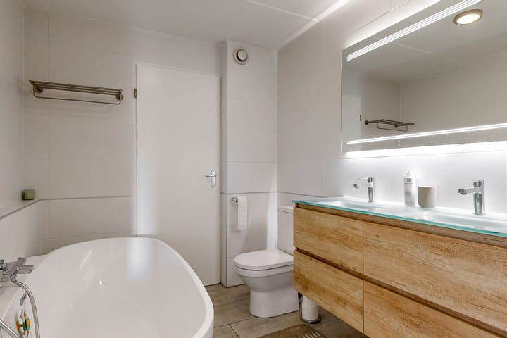 Photo 15 of Bertha von Suttnerlaan 1