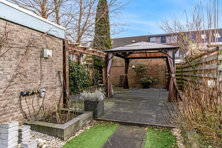 Photo 28 of Bertha von Suttnerlaan 1