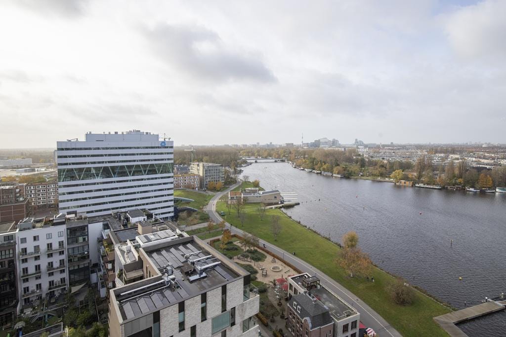 Photo 11 of Korte Ouderkerkerdijk 1-R2