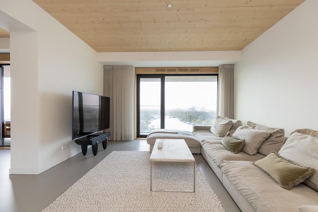 Photo 14 of Korte Ouderkerkerdijk 1-R2