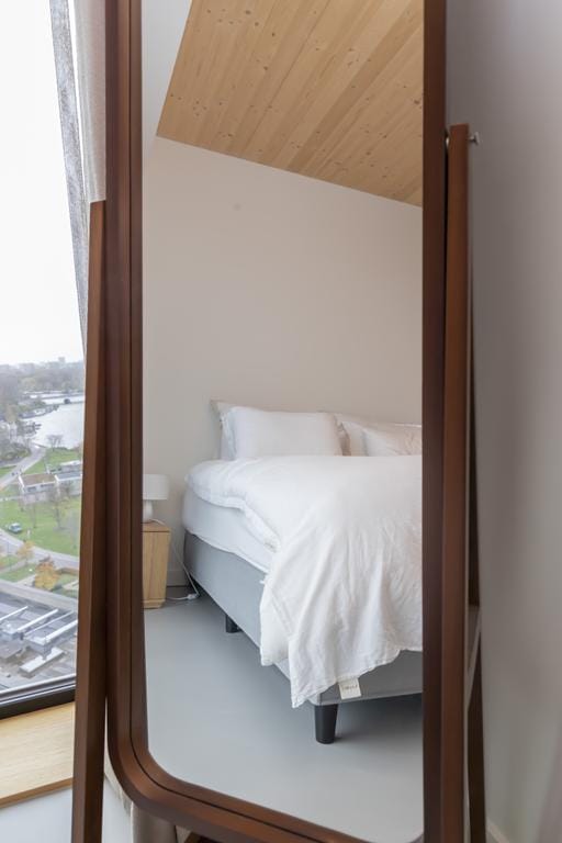 Photo 21 of Korte Ouderkerkerdijk 1-R2