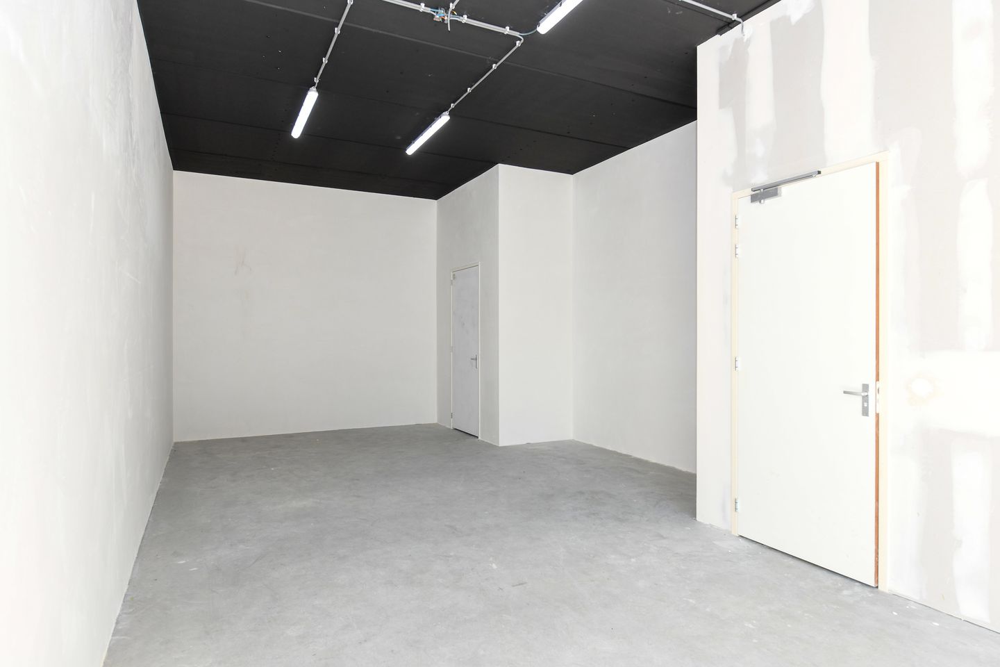 View photo 3 of Eemmeerlaan 2-H