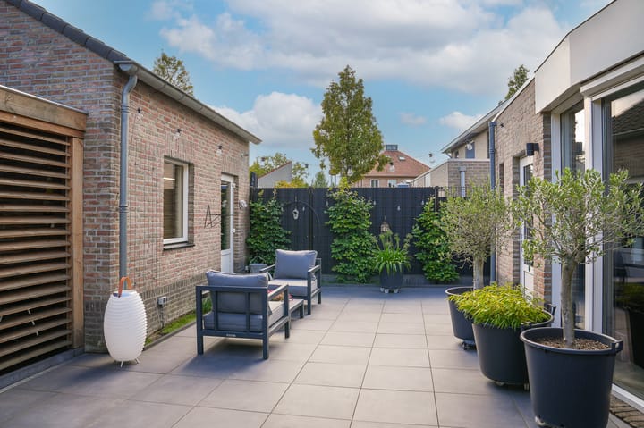 Photo 31 of Graaf Reinaldstraat 6