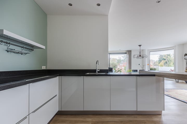 Photo 18 of Koninginneweg 31-A