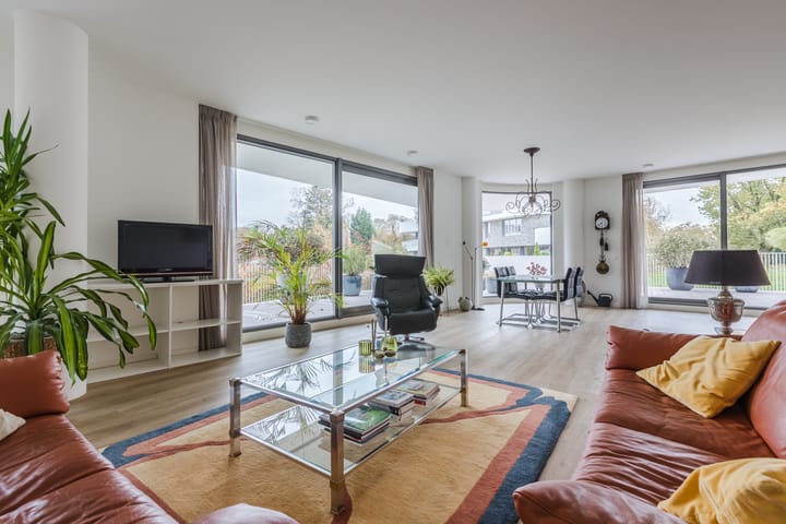 Photo 13 of Koninginneweg 31-A