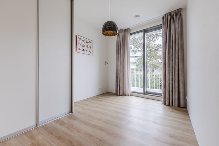 Photo 28 of Koninginneweg 31-A