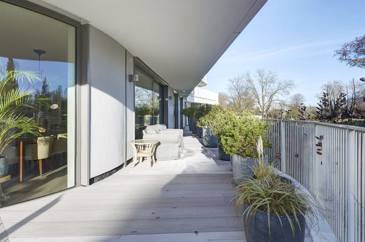 Photo 38 of Koninginneweg 31-A