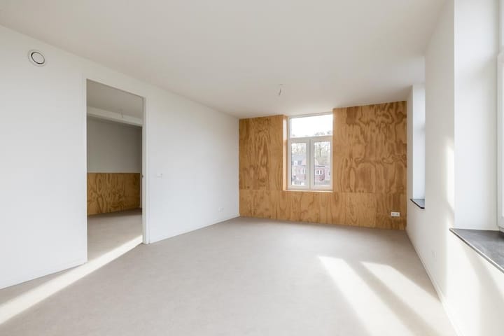 Photo 7 of Rijksweg 11-B