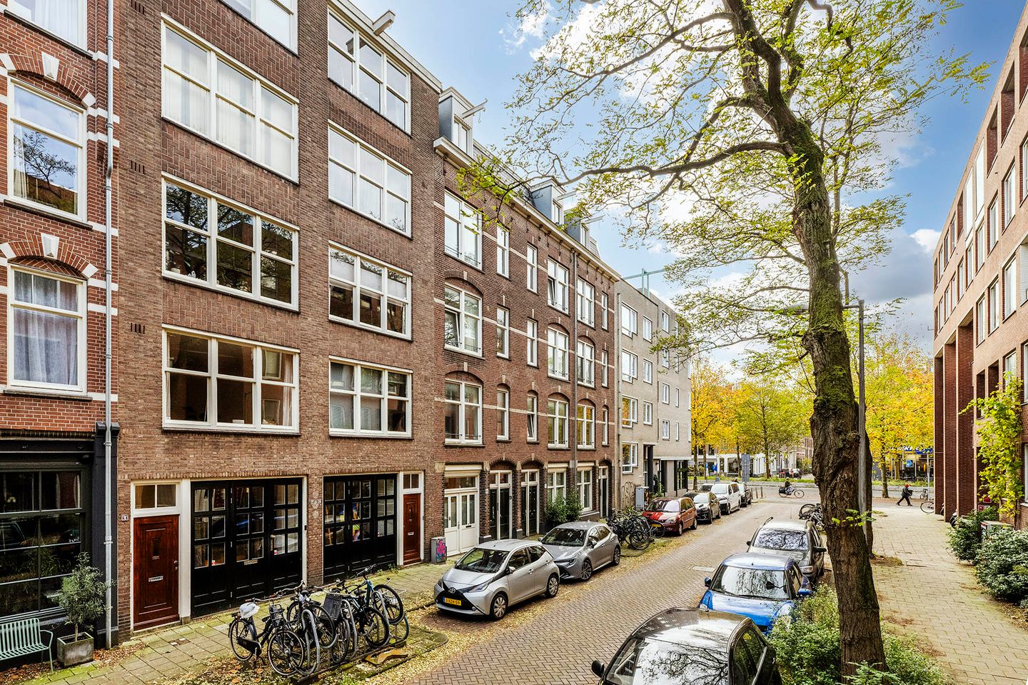 View photo 2 of Blasiusstraat 82-84