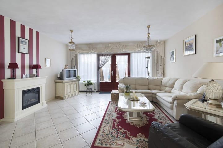 Photo 8 of Kweeklust 15