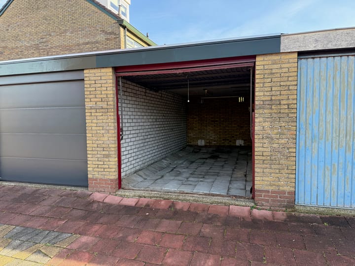 Photo 2 of Christinalaan 5