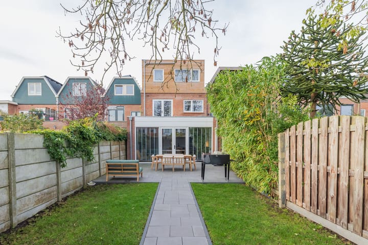 Foto 1 van Madoerastraat 11