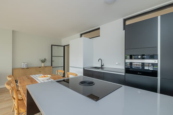 Foto 24 van Madoerastraat 11