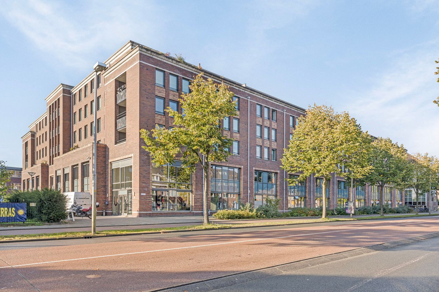 View photo 1 of Niasstraat 1