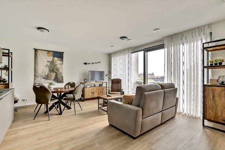 Photo 11 of St. Theresiastraat 63