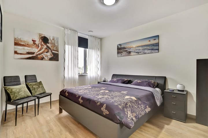 Photo 18 of St. Theresiastraat 63