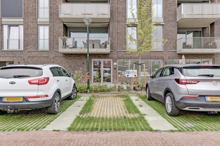 Photo 24 of St. Theresiastraat 63