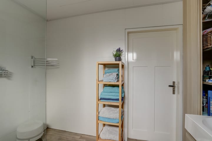 Photo 14 of Hoofdkanaal WZ 104