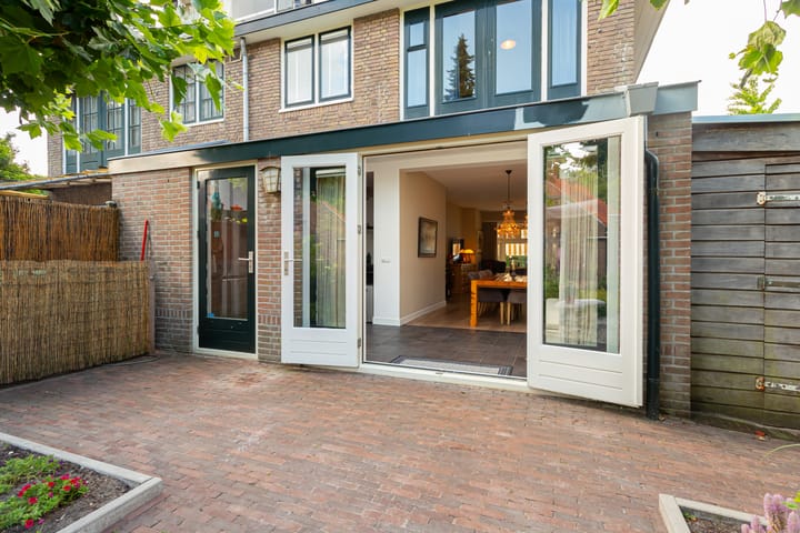 Foto 40 van De Genestetlaan 4