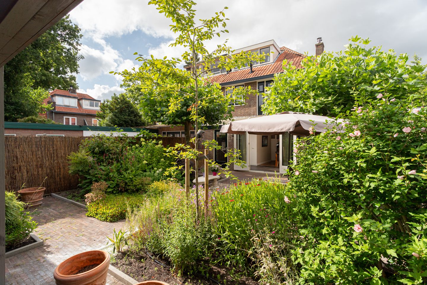 Foto 49 van De Genestetlaan 4