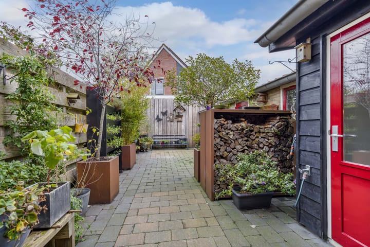 Photo 2 of Douwemastrjitte 43