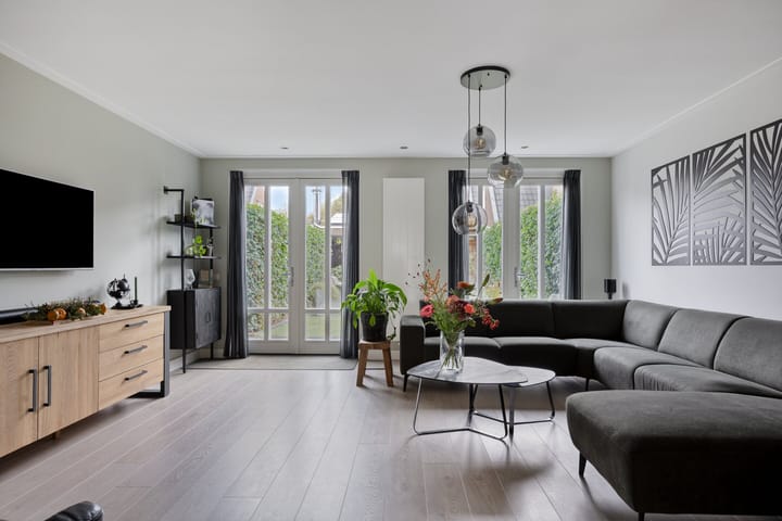 Photo 2 of Nieuweweg 13-A