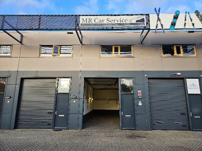 View photo 2 of Magneet 12-Q