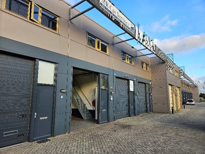 View photo 3 of Magneet 12-Q